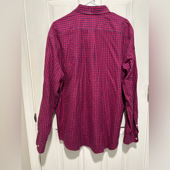 Men Vineyard Vines Button down size large checkered - Picture 3 of 4